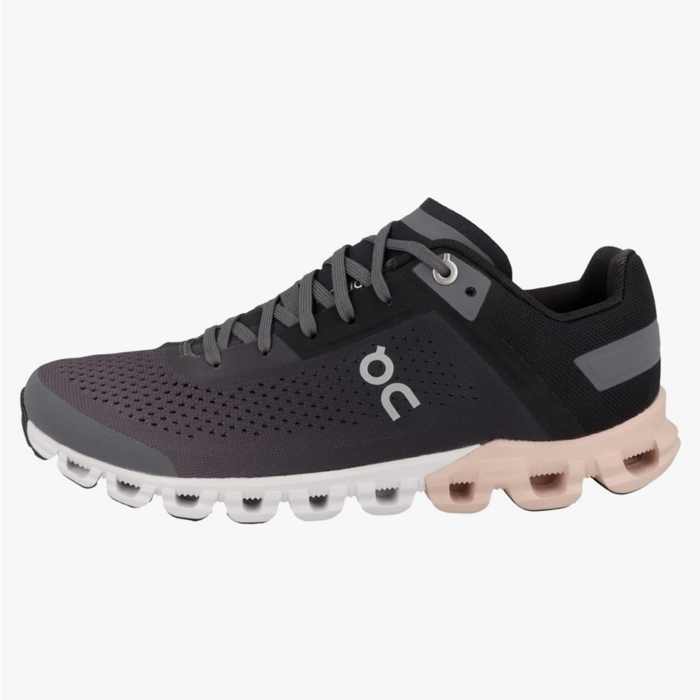ON Cloudflow Women’s Low-top Sneaker